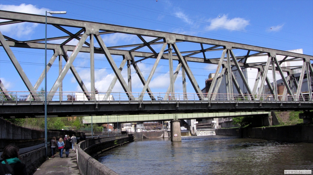 Chemin de halage sur la Sambre vers Marchienne-au-Pont